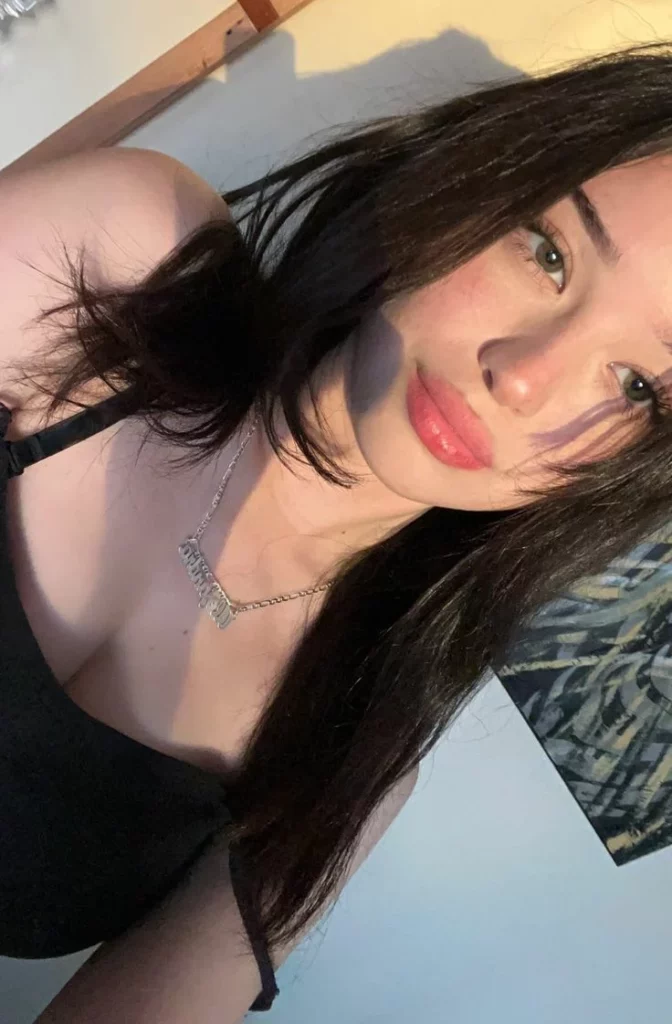 Mei-Lin Russian Singapore Escort in ChinaTown